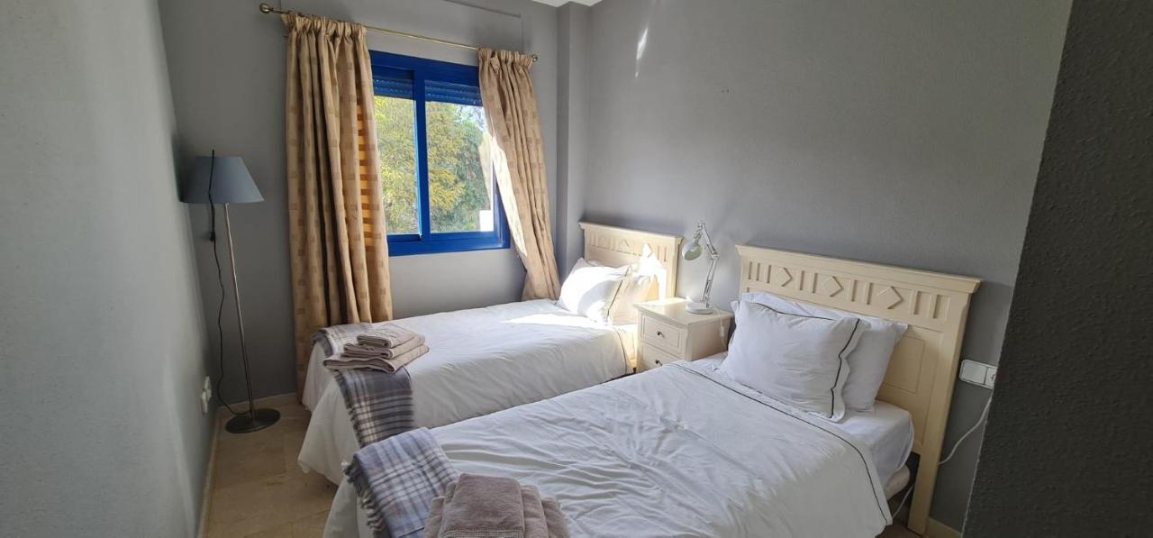 28 Mikonos Playa In Puerto De La Duquesa 2 Bed 2 Bath Apartment Ideally Located To The Beach & Marina Кастильо-де-Сабинильяс Экстерьер фото